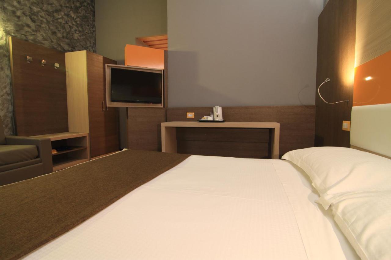 Hotel Metro Mediolan Zewnętrze zdjęcie